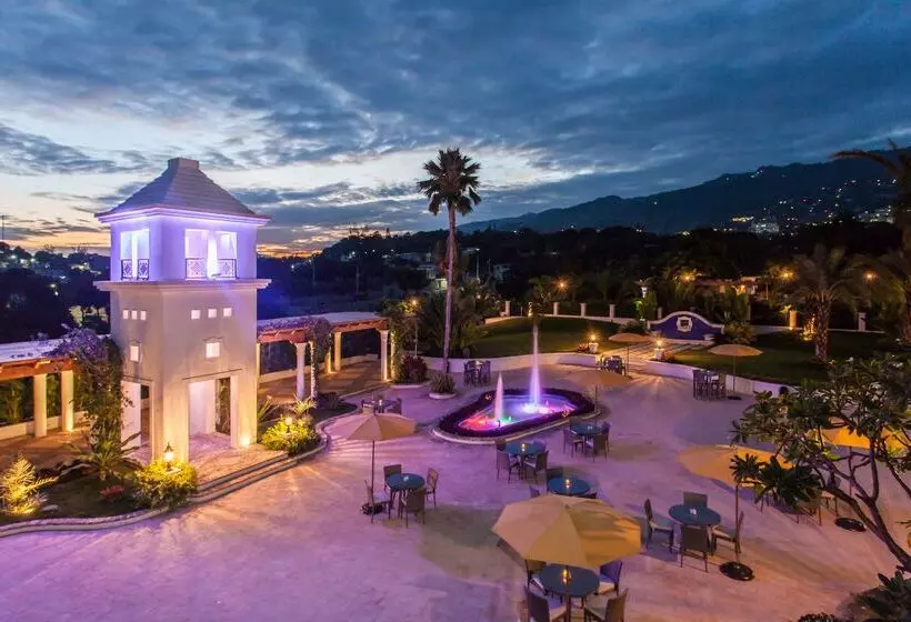 هتل NH Haiti El Rancho