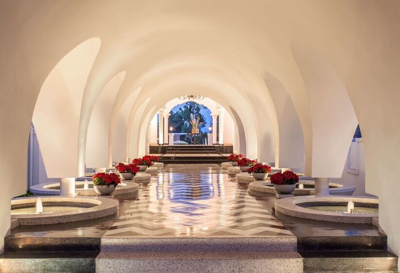 هتل NH Haiti El Rancho