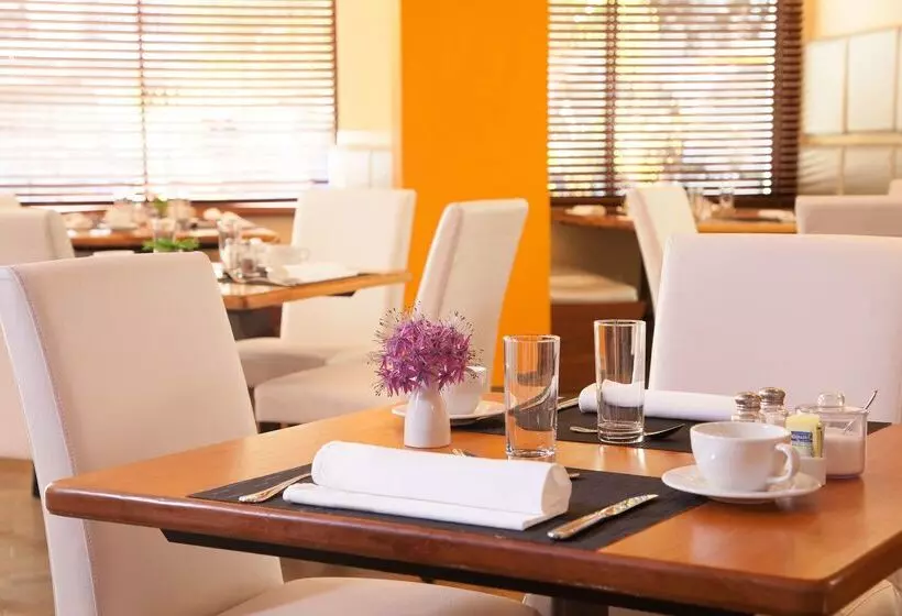 هتل NH Haiti El Rancho