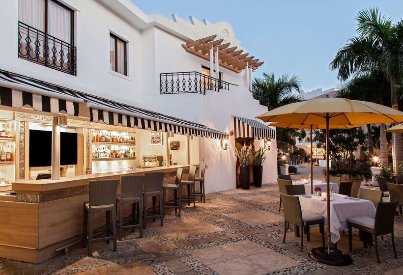 هتل NH Haiti El Rancho