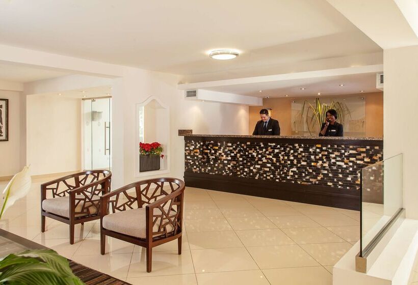 هتل NH Haiti El Rancho