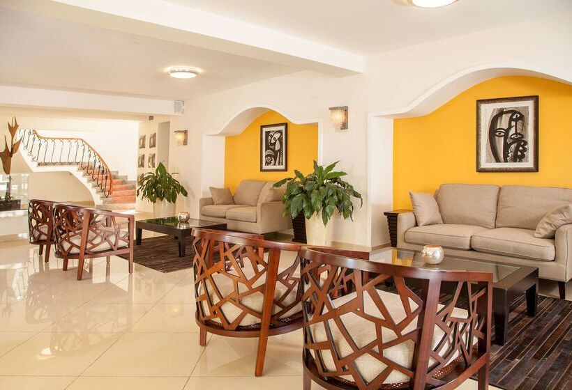 هتل NH Haiti El Rancho