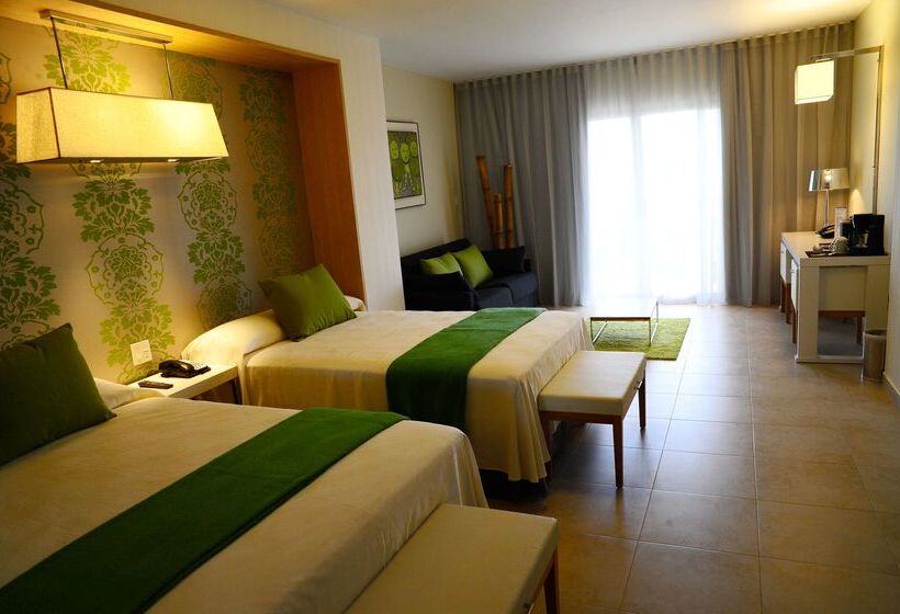 هتل NH Haiti El Rancho