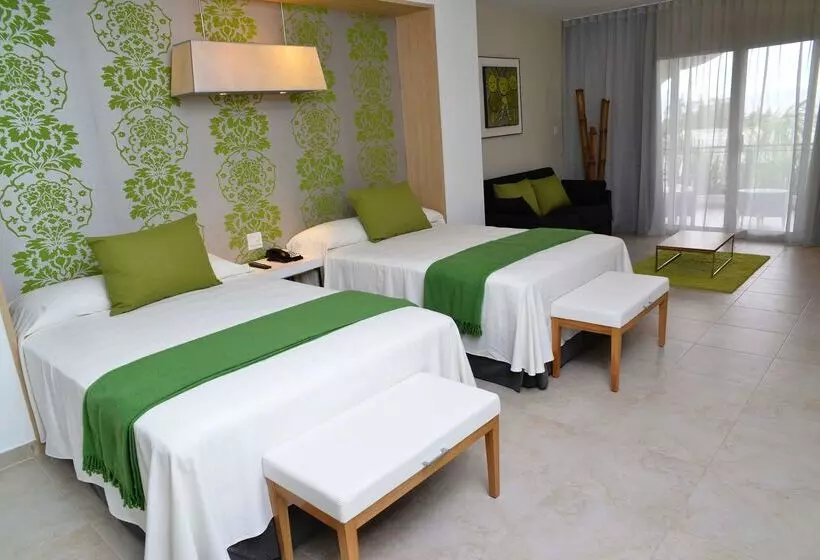 هتل NH Haiti El Rancho