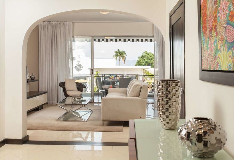 هتل NH Haiti El Rancho