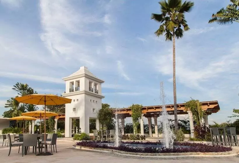 هتل NH Haiti El Rancho