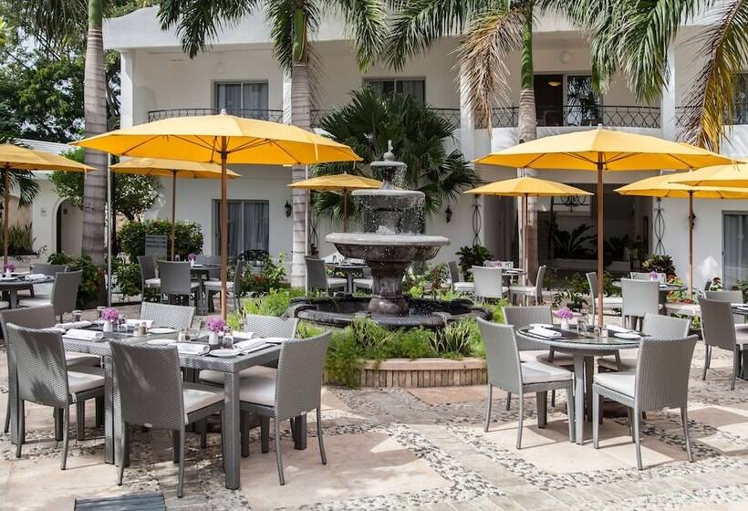 هتل NH Haiti El Rancho