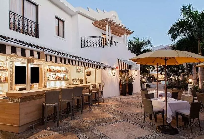 هتل NH Haiti El Rancho