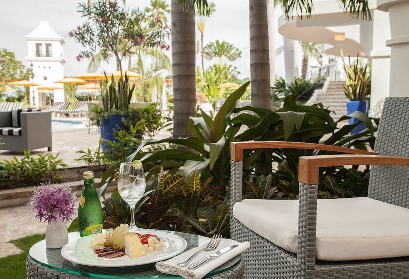 هتل NH Haiti El Rancho