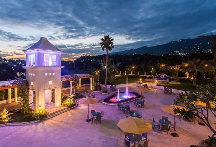 هتل NH Haiti El Rancho