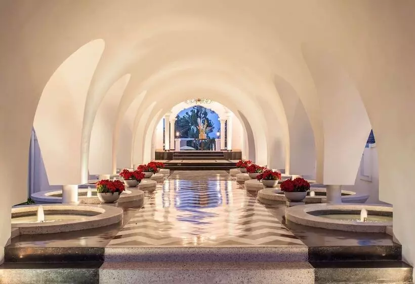 هتل NH Haiti El Rancho