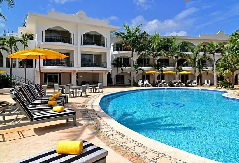 هتل NH Haiti El Rancho