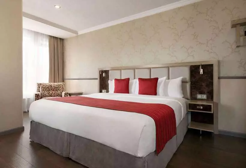 酒店 Ramada By Wyndham Bishkek Centre