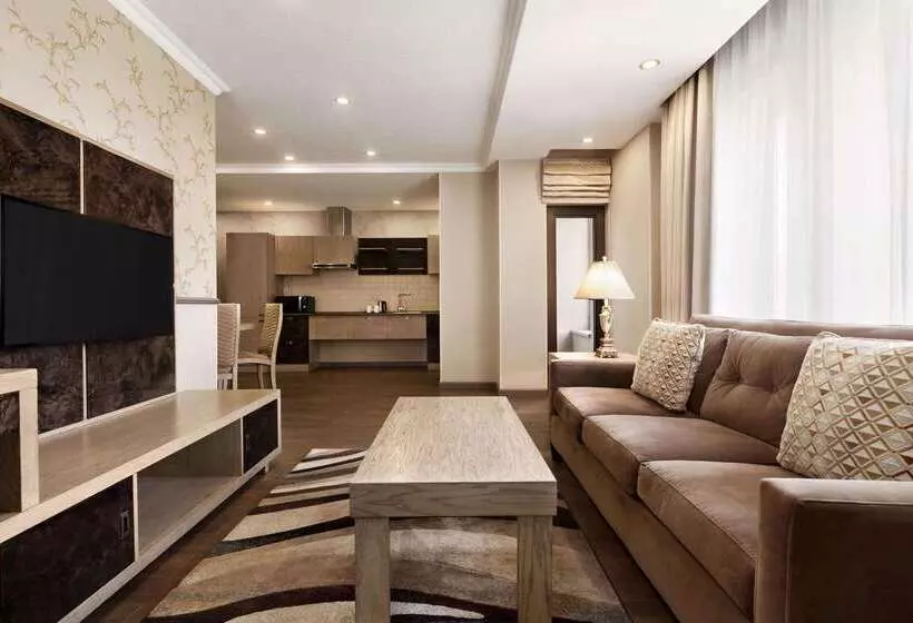 酒店 Ramada By Wyndham Bishkek Centre