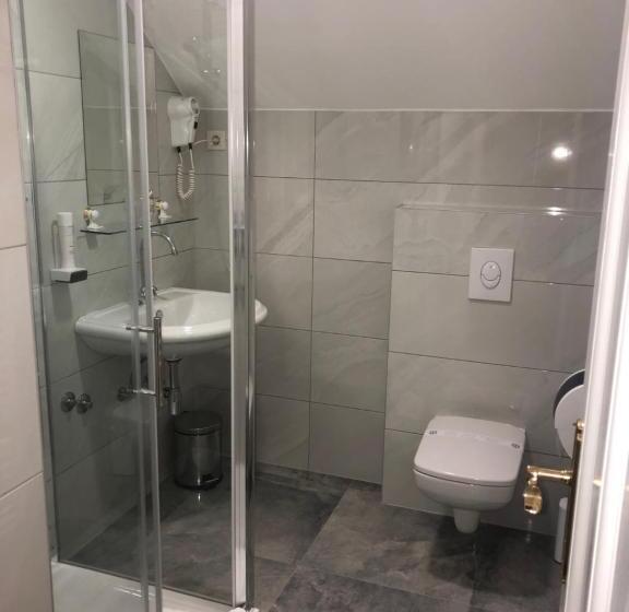 酒店 & Restoran Dvorac Gjalski