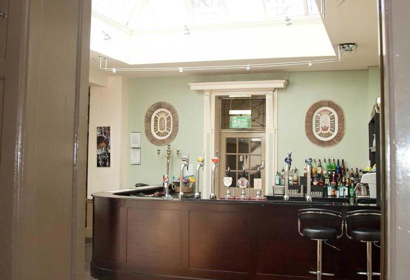 酒店 The Warwick Arms