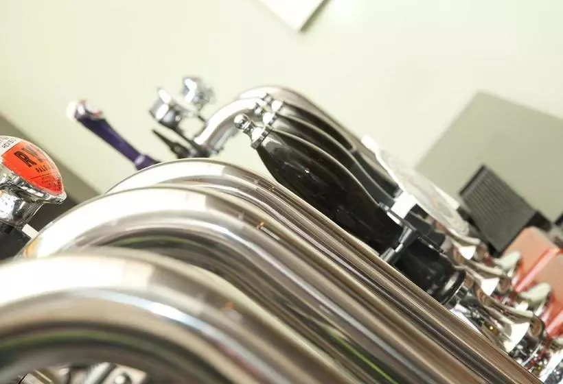 فندق The Warwick Arms