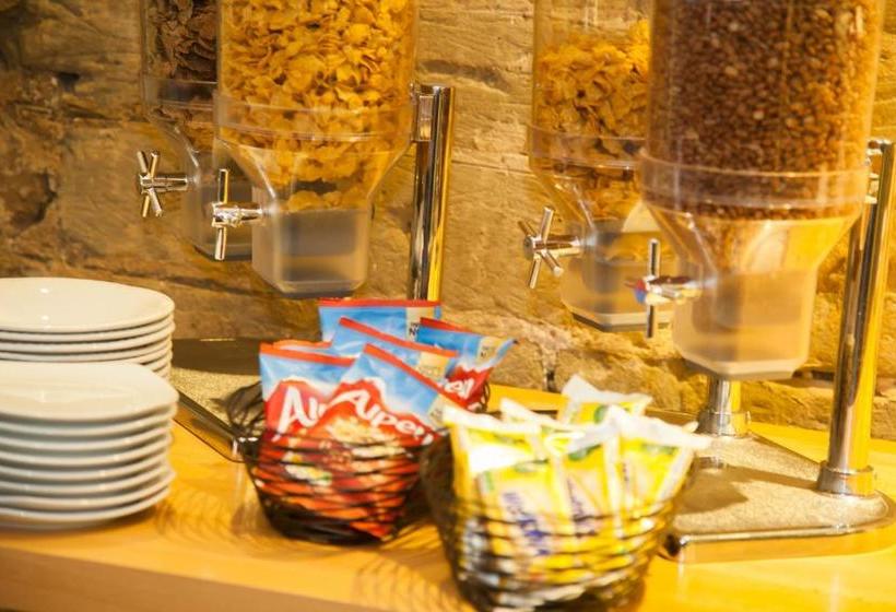 酒店 The Warwick Arms