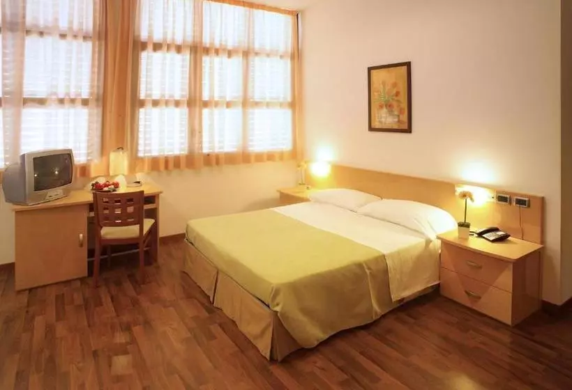 住所  Polo Della Ceramica