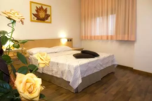 住所  Polo Della Ceramica