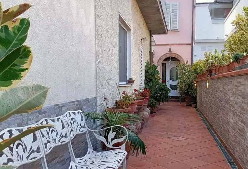 Beach 2 Bedrooms Apartment With Balconies