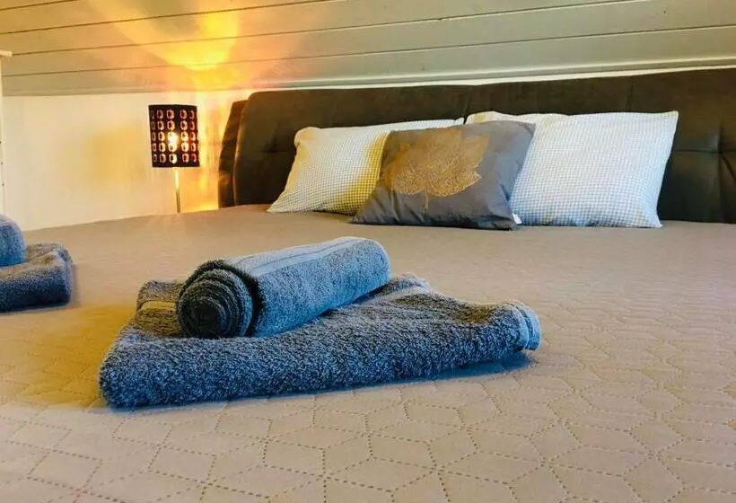 Csendes Vendégház, Families, Hikers & Bikers