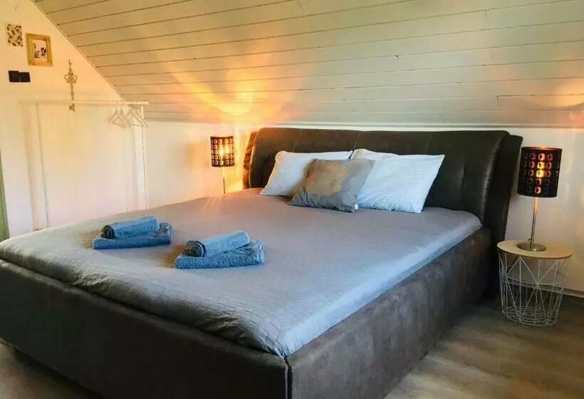 Csendes Vendégház, Families, Hikers & Bikers