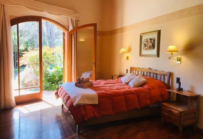 Elle’s Rest House