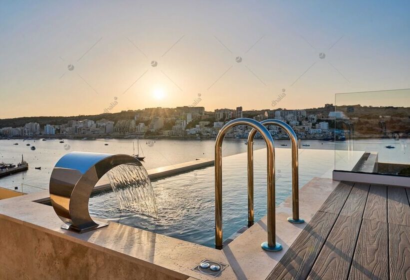 Luxury House With Pool Hosted By Sweetstay