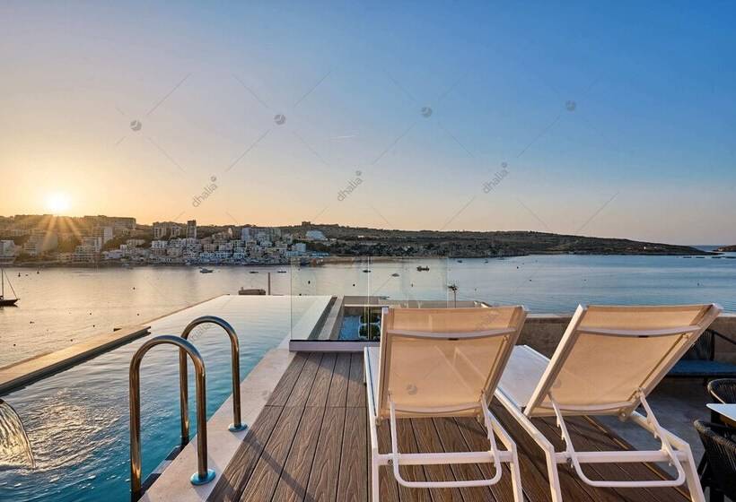 Luxury House With Pool Hosted By Sweetstay