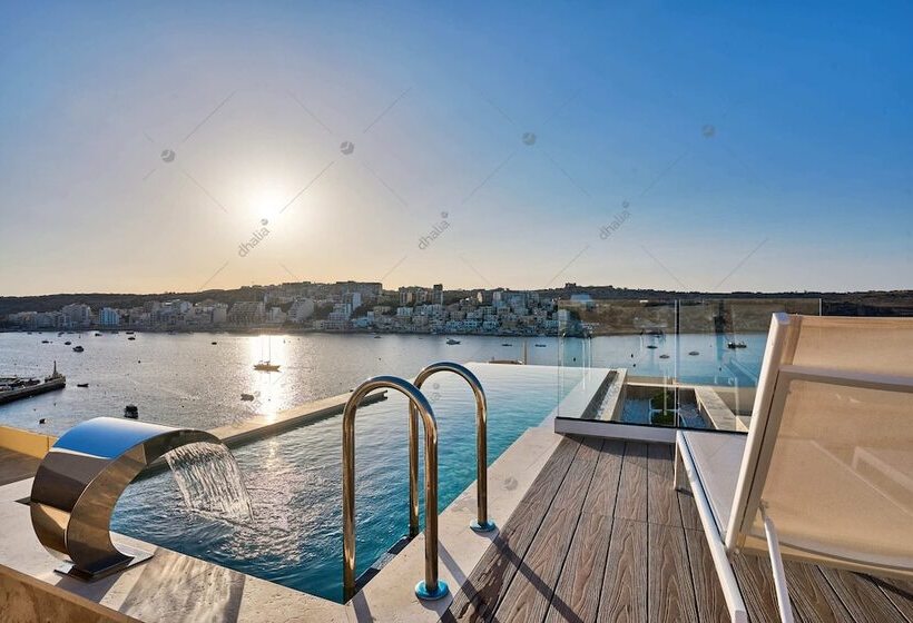 Luxury House With Pool Hosted By Sweetstay