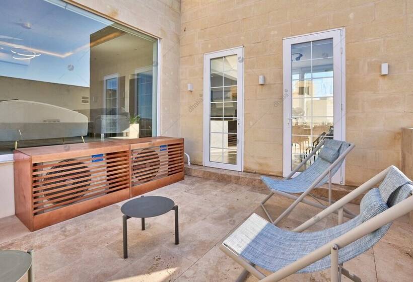 Luxury House With Pool Hosted By Sweetstay