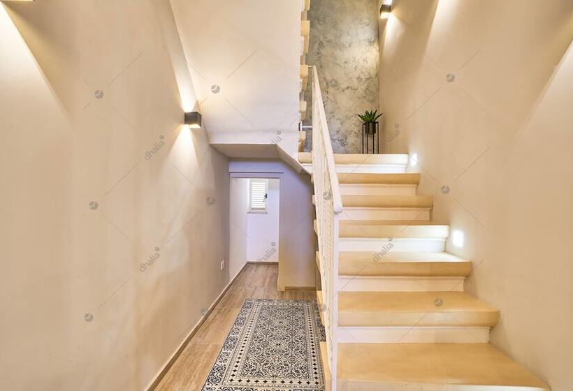 Luxury House With Pool Hosted By Sweetstay