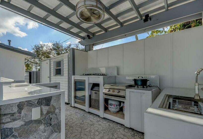 Miami House With Hot Pool Spa & Pool Table L48