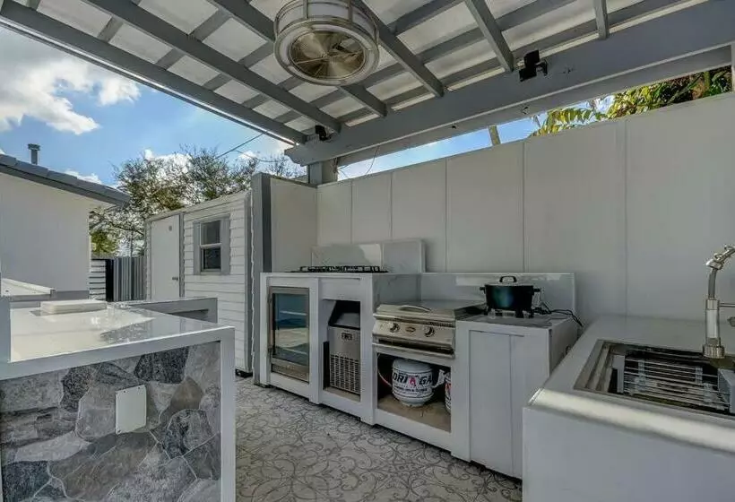 Miami House With Hot Pool Spa & Pool Table L48