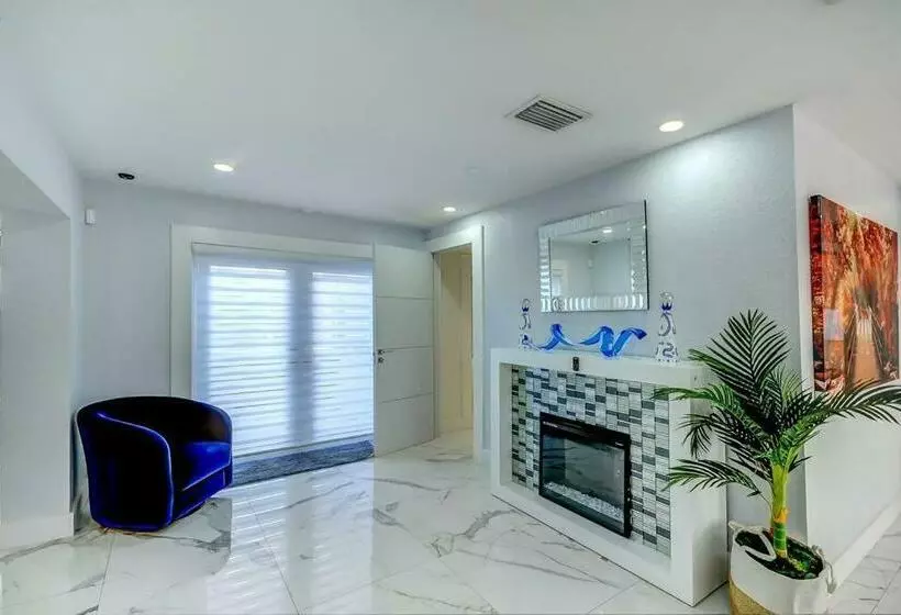 Miami House With Hot Pool Spa & Pool Table L48