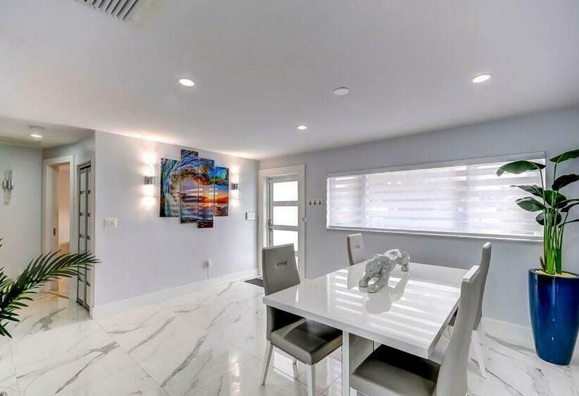 Miami House With Hot Pool Spa & Pool Table L48