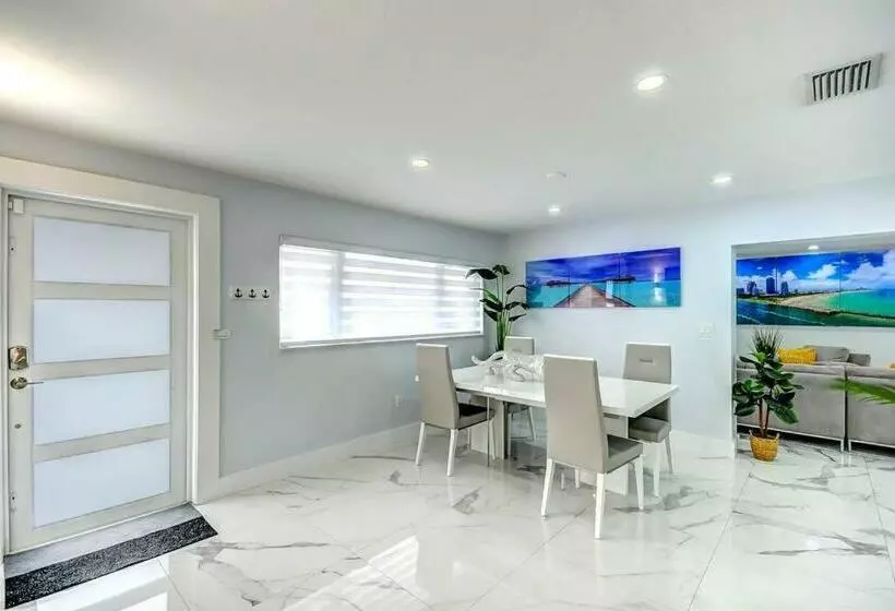 Miami House With Hot Pool Spa & Pool Table L48