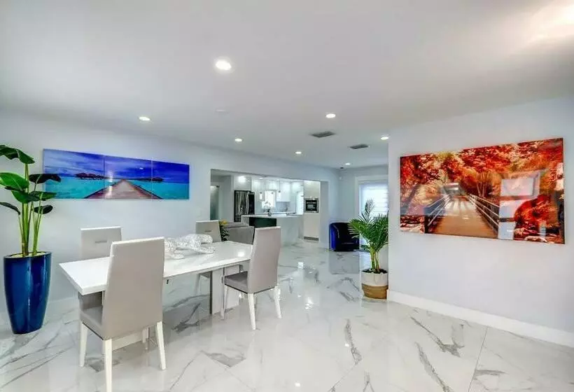 Miami House With Hot Pool Spa & Pool Table L48