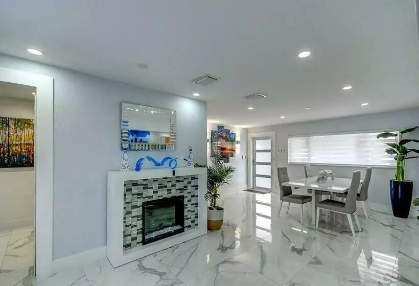 Miami House With Hot Pool Spa & Pool Table L48