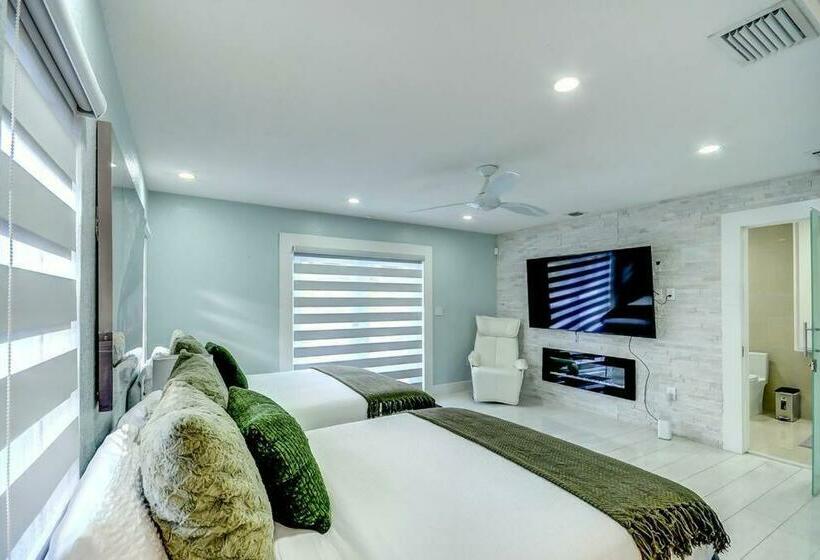 Miami House With Hot Pool Spa & Pool Table L48