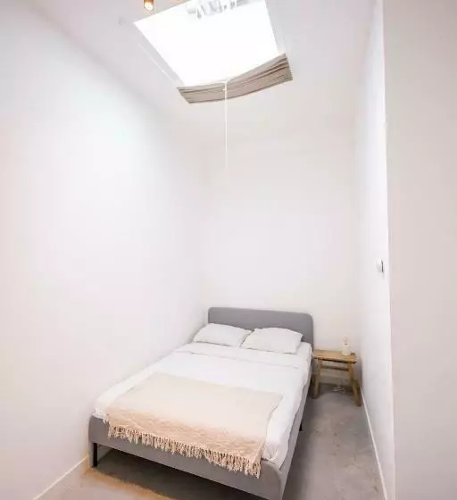 Tremendous 2 Bedroom Serviced Apartment   79 M2