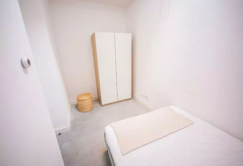 Tremendous 2 Bedroom Serviced Apartment   79 M2