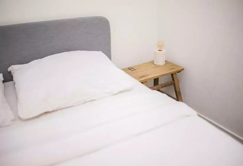 Tremendous 2 Bedroom Serviced Apartment   79 M2