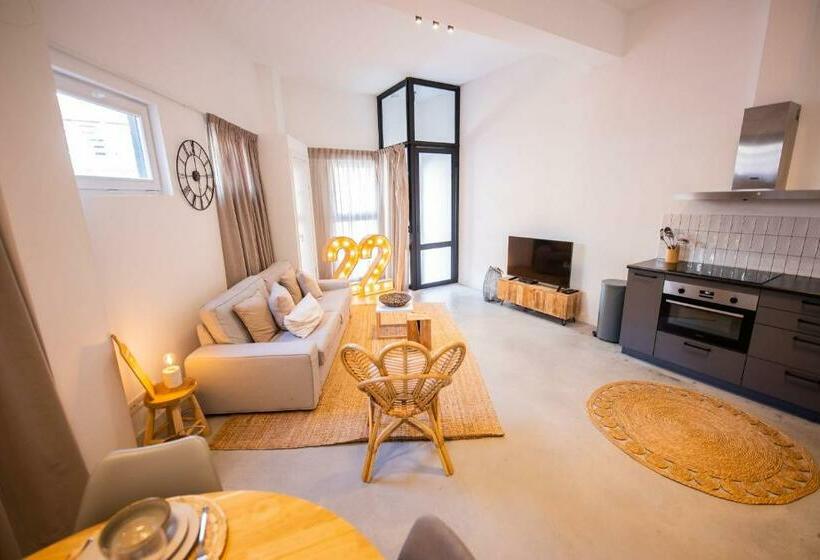 Tremendous 2 Bedroom Serviced Apartment   79 M2