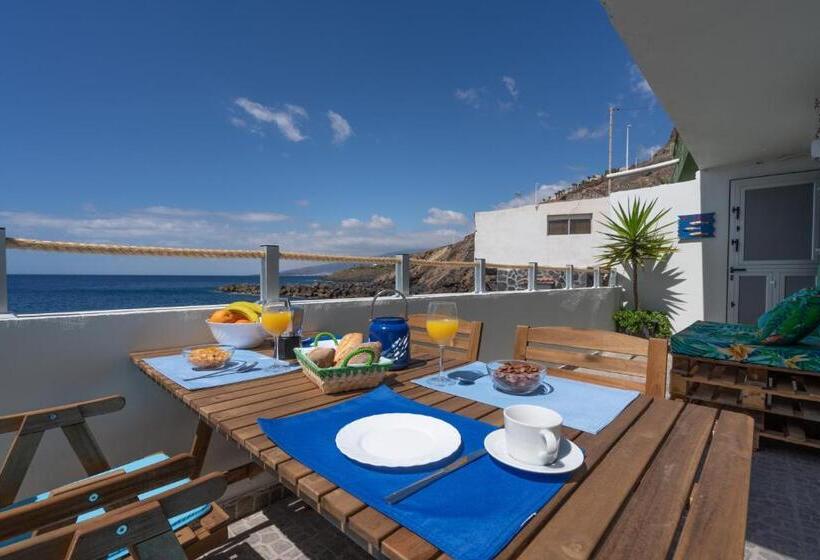 Frontline: 2 Bedrooms, Incredible Views With Large Terrace