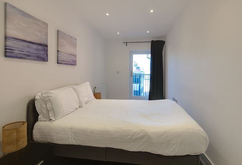 Charles Hope London Hounslow