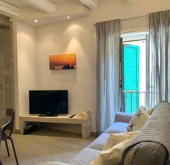 L Angolo Di Mare [centro Di Sirolo]