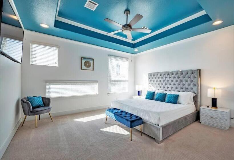 Luxury Home W/ Private Saltwater Pool In Midtown