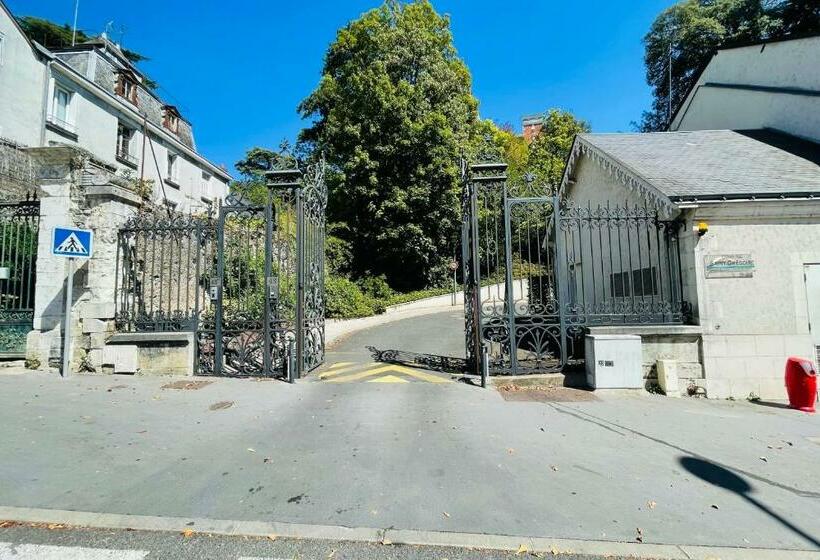 The Trench Charming T3 In A Castle In The City Center